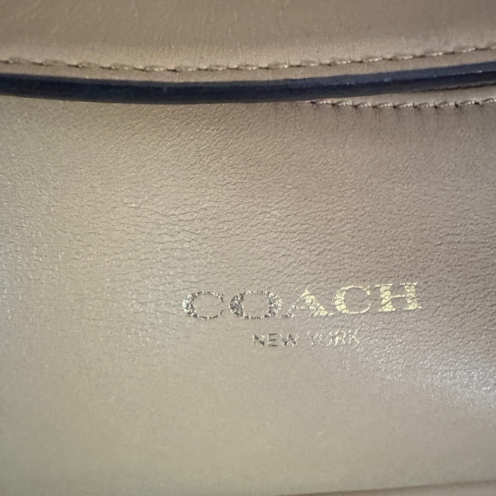 Coach Tan Leather Shoulder Bag with Gold Hardware - Picture 9 of 10